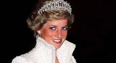 Prenses Diana’nın ikonik elbisesi açık artırmada rekor fiyata satıldı