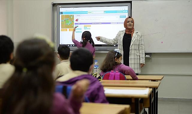 Araştırma raporu ortaya koydu: Kadın öğretmen daha bağımlı