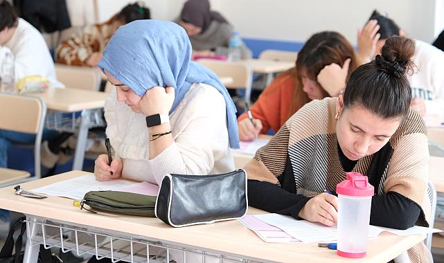 Aydın Büyüksehir Belediyesi Memur Adaylarının Yanında