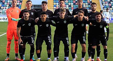 Bornova 1877, lider Karaköprü Belediyespor'u 3-2 yendi