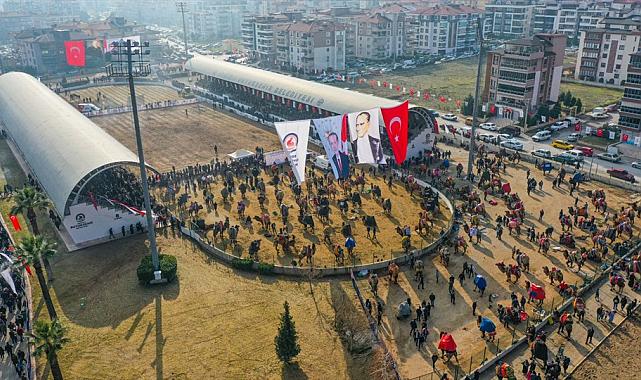 Büyükşehir’den deve güreşi şöleni