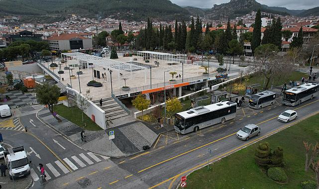 Menteşe Kent Meydanı Vatandaşlara Hizmet Vermeye Devam Ediyor