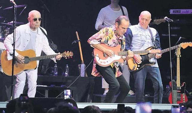 MFÖ’nün Özkan Uğur’suz ilk konseri: Ona özlemle şarkılar söyleyeceğiz