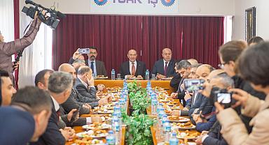 Türk-İş’ten Soyer’e tam destek