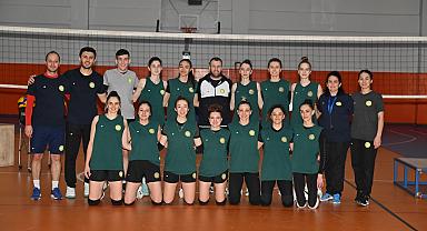 Zirvenin Sahibi Sultanlar Ata Spor Maçına Hazırlanıyor