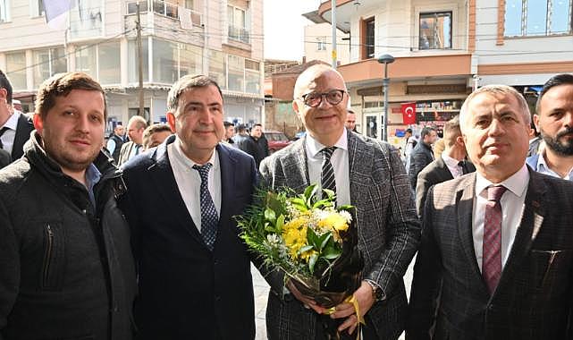 Başkan Ergün ve Başkan Alhan, AK Parti İlçe Teşkilatını Ziyaret Etti