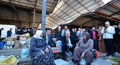 Başkan Zolan Serinhisar’da hemşehrileriyle kucaklaştı
