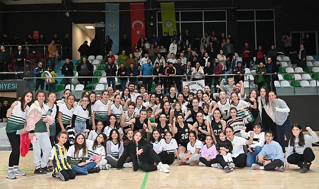 Büyükşehir’in Sultanları Play-Off’lara da Damga Vuracak