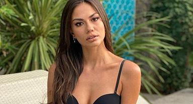 Demet Özdemir'den yeni fotoğraflarını peş peşe paylaştı: 'Gözlüğüm ile aşk yaşadım'
