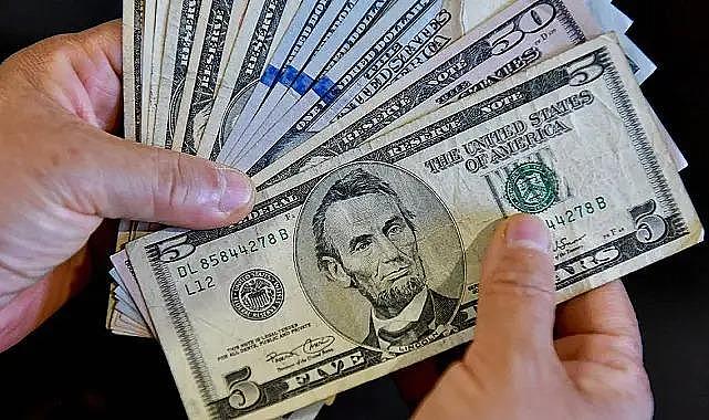 Dolar kritik seviyeyi aşarak rekor kırdı