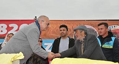 Gördes’te 1004 Üreticiye 230 Ton Gübre Desteği