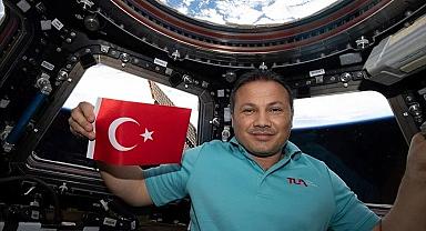 İlk Türk astronot Alper Gezeravcı Dünya'ya döndü