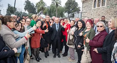 Muhtarlardan Başkan Soyer'e teşekkür "Bilin ki İzmir'de bin 293 kardeşiniz var"