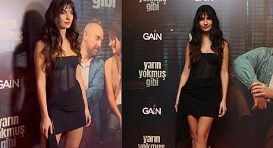 Tuba Büyüküstün'ün gala tarzı gündem oldu!