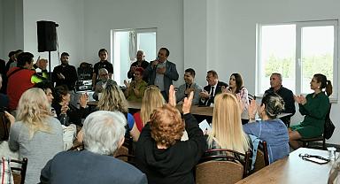 ALEVİ HEMŞEHRİLERİ BAŞKAN ÖMER GÜNEL'İ BAĞRINA BASTI