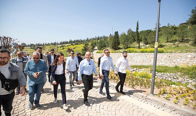 Başkan Soyer son mesai gününde Portakal Vadisi'ni ziyaret etti