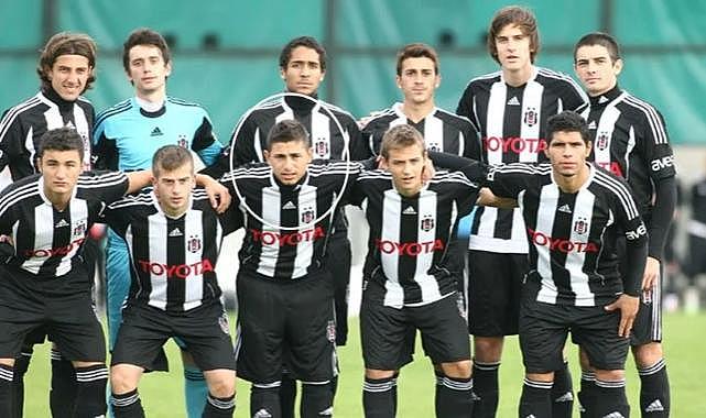 Beşiktaş&#039;ın eski futbolcusundan &#039;torpil&#039; sitemi: Türk futbolu yıllardır ilerlemedi! Semih ve Dzeko örneği şaşırttı