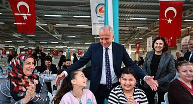 Büyükşehir geleneksel iftar sofrasını Muratdede’de kurdu