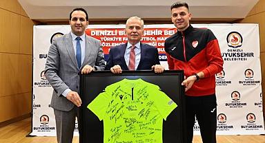 Büyükşehirden futbol hakemi, gözlemci ve saha komiserlerine destek