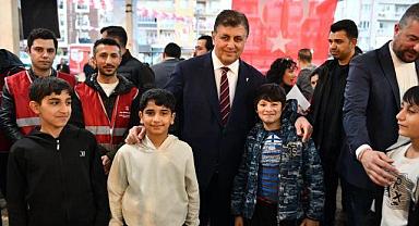 CHP adayı Tugay'dan İzmirli annelere ücretsiz ulaşım müjdesi
