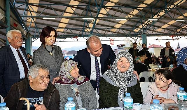 Denizlililer Büyükşehirin mahalle iftarlarında buluşuyor