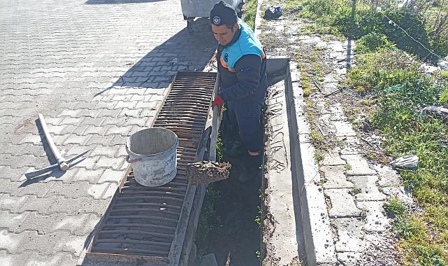 Gördes’te Beş Mahallenin Yağmursuyu Izgaraları Temizlendi
