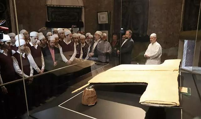 Hırka-i Şerif ziyarete açıldı! Camiye akın akın geldiler
