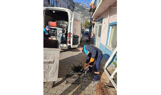 Kırkağaç’ta Üç Mahallenin Yağmursuyu Izgaraları Temizlendi