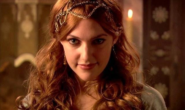 Meryem Uzerli’nin yeni imajı: Saçlarını sapsarı yaptı, ilk yorum Filiz Akın’dan geldi