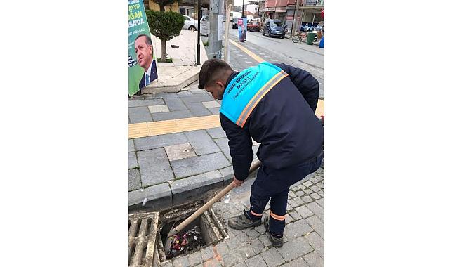 Zafer Mahallesinin Yağmur Suyu Izgaraları Temizlendi