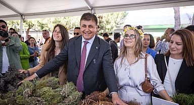 Başkan Tugay, Alaçatı Ot Festivali’nin açılışını yaptı