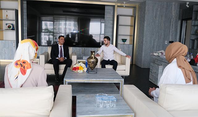 Başkan Zeyrek Şehit Ailesi ve Gazi Eşiyle Bir Araya Geldi