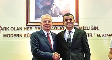 Büyükşehir’de devir teslim yapıldı