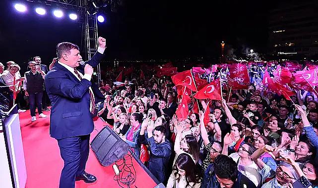 Cemil Tugay'dan Cumhuriyet Meydanı'nda muhteşem final