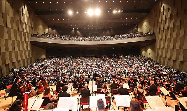 CSO Denizlililer için sahne aldı
