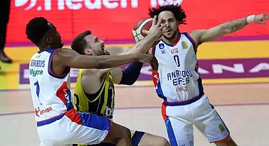 Derbide Anadolu Efes Fenerbahçeyi mağlup etti