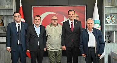 Duayen Gazeteci Yavuz Donat’tan Başkan Zeyrek’e tebrik ziyareti
