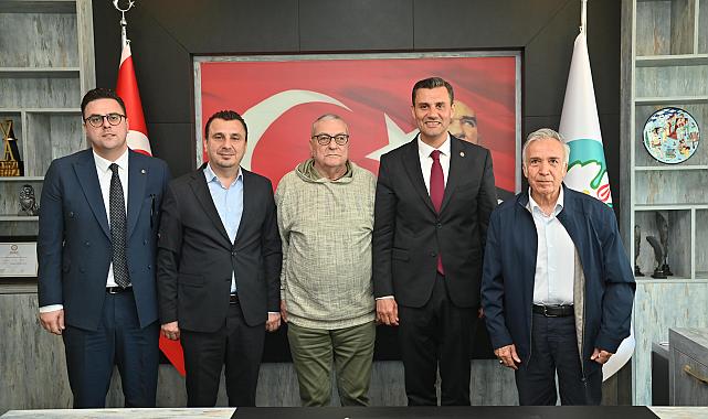 Duayen Gazeteci Yavuz Donat’tan Başkan Zeyrek’e tebrik ziyareti