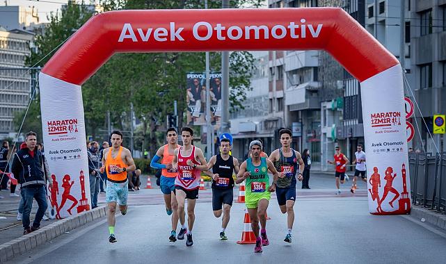 IŞIK VE BAYRAM&#039;DAN MARATON İZMİR&#039;DE BAŞARILI PERFORMANS