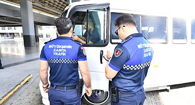 İzmir Büyükşehir Belediyesi zabıta ekipleri bayram öncesi sıkı denetimde
