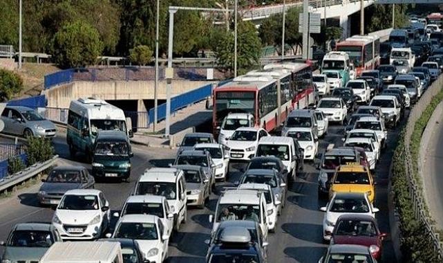 İzmir&#039;de araç sayısı arttı... En çok hangi marka satıldı?