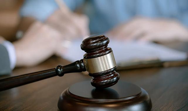 İzmir&#039;de işe iade davasında emsal karar...&quot; Küfre küfürle karşılık tolere edilebilir&quot;