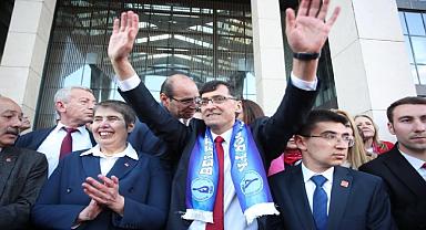 Kütahya'da 63 yıl sonra seçilen CHP'li Başkan mazbatasını aldı, göreve başladı