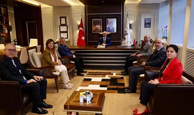 Rektör Tunçsiper İzmir Üniversite Rektörleri İftar Buluşmasına Katıldı