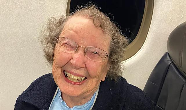 Yazılımcılar, Programcılar Toplanın: 102 Yaşındaki Kadın, Keşfedilemeyen Bir Sorun Yüzünden Hava Yolu Sisteminde "2 Yaşında" Gözüküyor