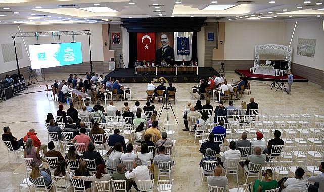 BAŞKAN ÖMER GÜNEL: “KUŞADASI’NIN MENFAATLERİ SİYASETİN ÜZERİNDEDİR”