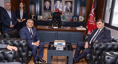Başkan Tugay’dan MHP’ye ziyaret “İzmir’i tüm siyasi partilerle yönetmek istiyoruz”