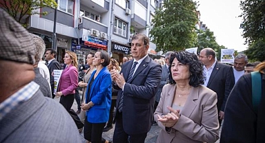 Başkan Tugay, Soma'da maden şehitlerinin aileleriyle buluştu.