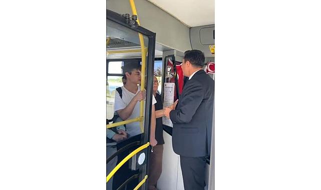 Başkan Zeyrek Otobüsü Durdurdu, Yolcuyu Almayan Şoföre Uyarılarda Bulundu