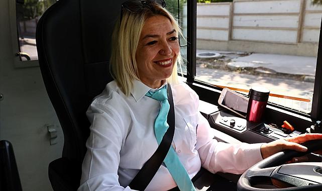 Büyükşehir Ulaşım AŞ’de ilk kadın otobüs şoförü seferine başladı